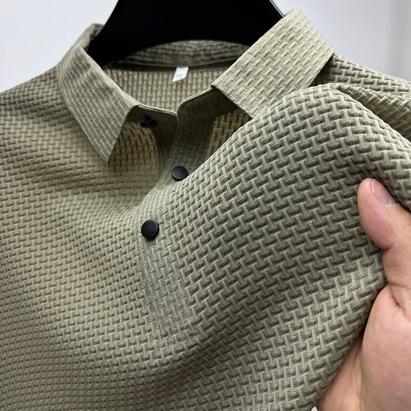Pohodlná pánská polokošile v nadčasovém designu